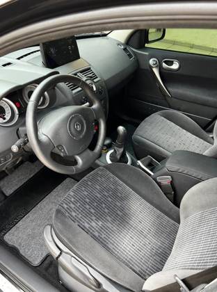 RENAULT MEGANE 1.6 DYNAMIQUE GRAND TOUR 16V FLEX 4P MANUAL RENAULT MEGANE 1.6 DYNAMIQUE GRAND TOUR 16V FLEX 4P MANUAL
